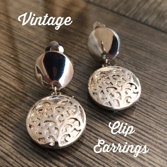 Vintage Clip Earrings Smooth & Filigree Discs Dangles - Picture 1 of 11